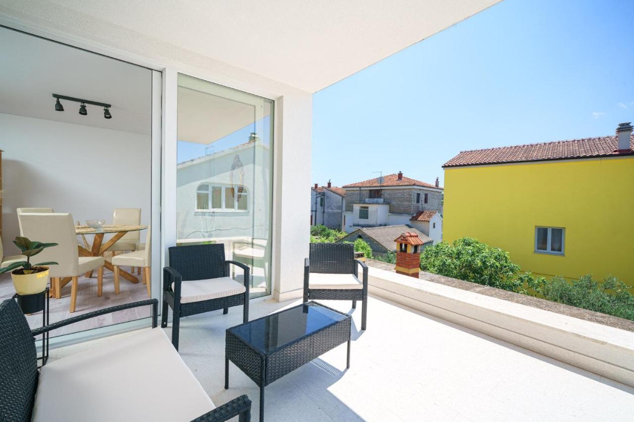 Vila Regina Apartment Regina With Swimming Pool يزيرا المظهر الخارجي الصورة