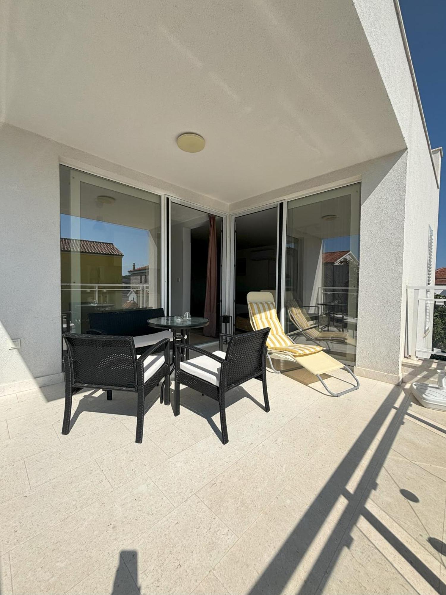 Vila Regina Apartment Regina With Swimming Pool يزيرا المظهر الخارجي الصورة